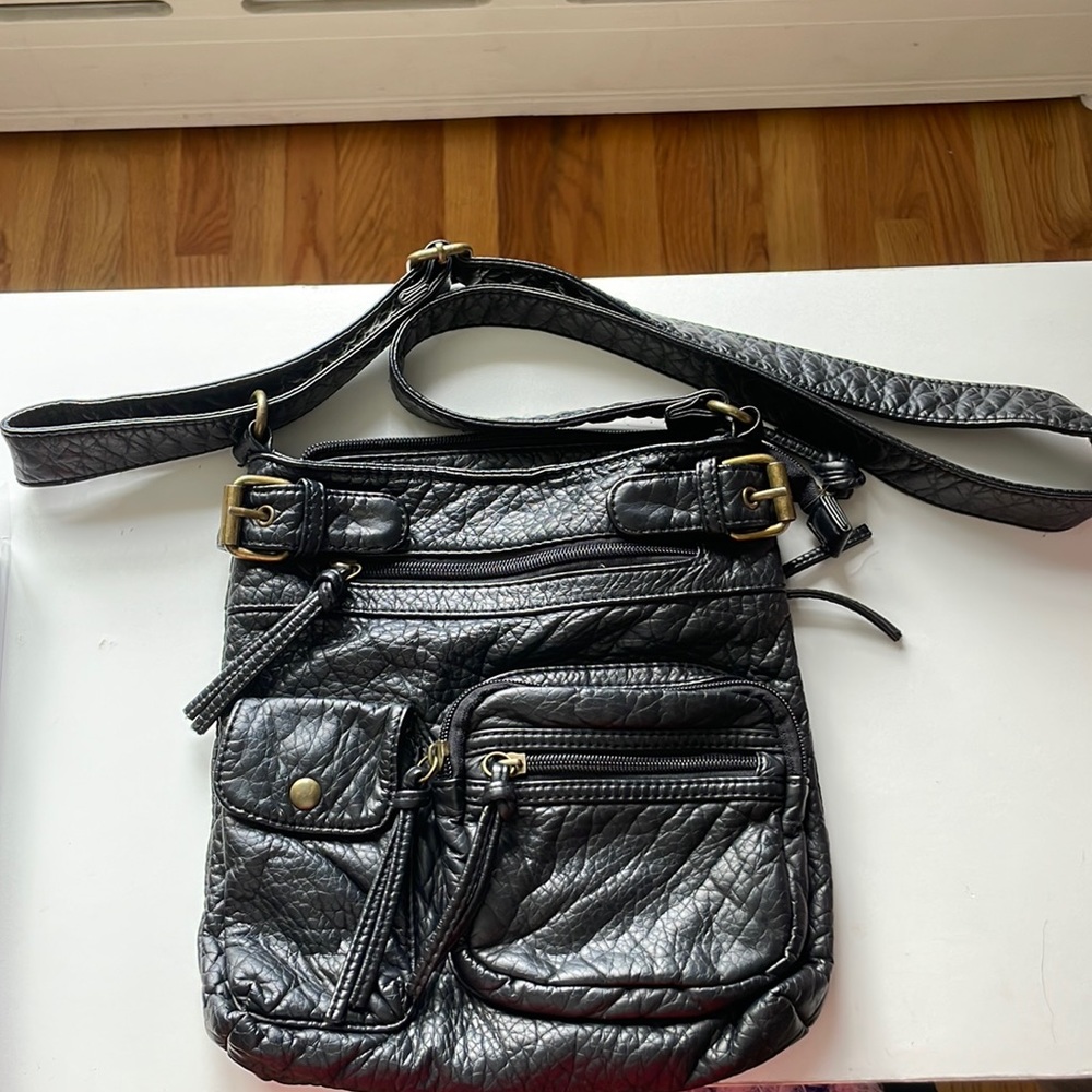 Black leather cross-body purse